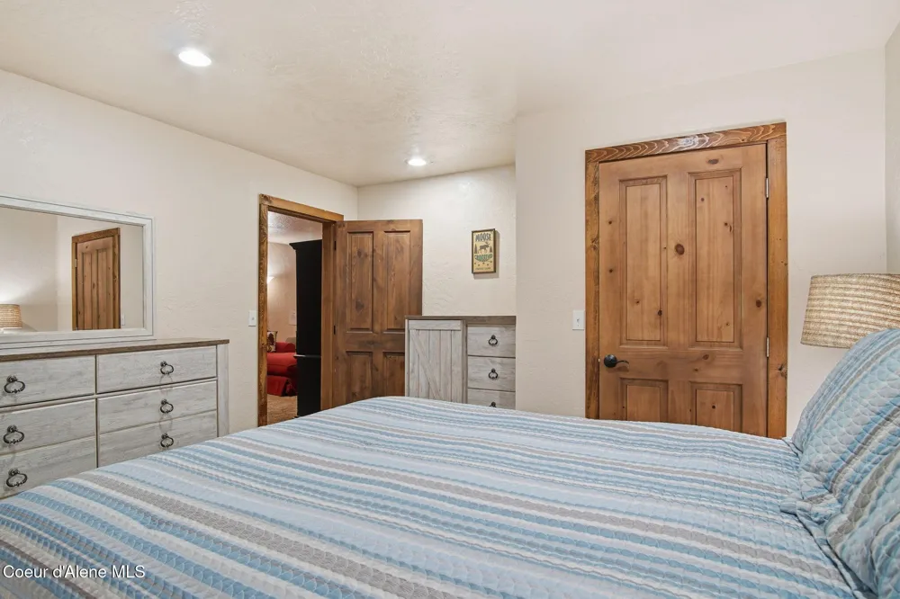 527 Creekside Drive Priest Lake, ID 83856