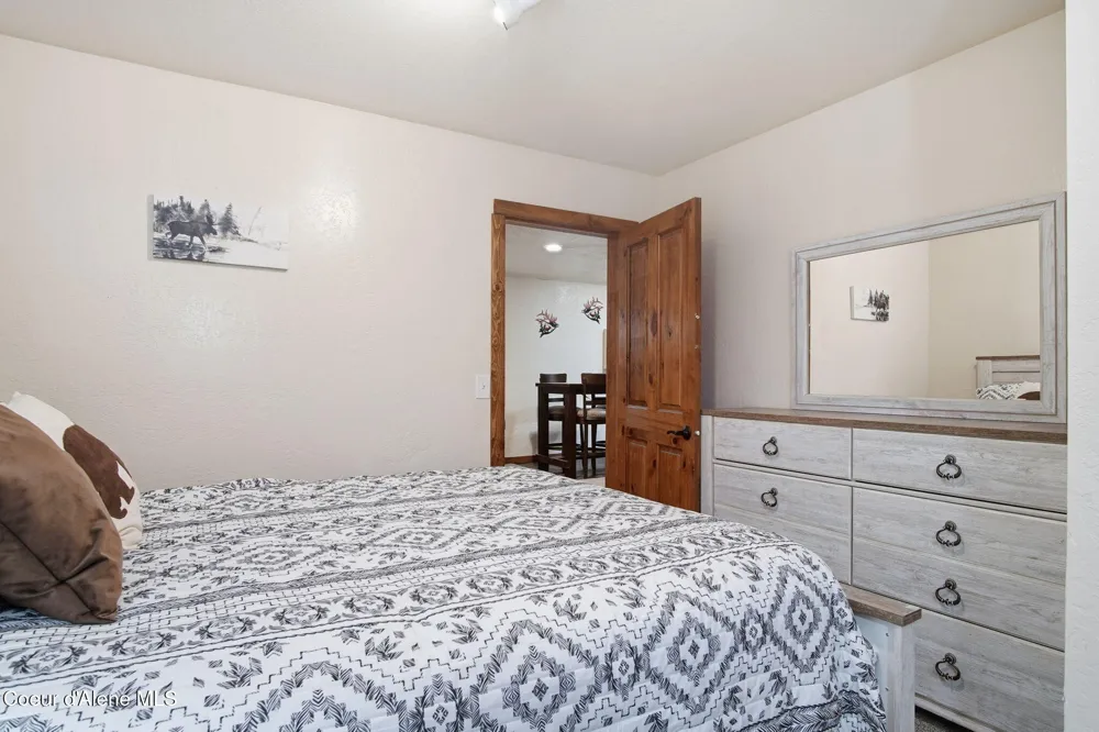 527 Creekside Drive Priest Lake, ID 83856