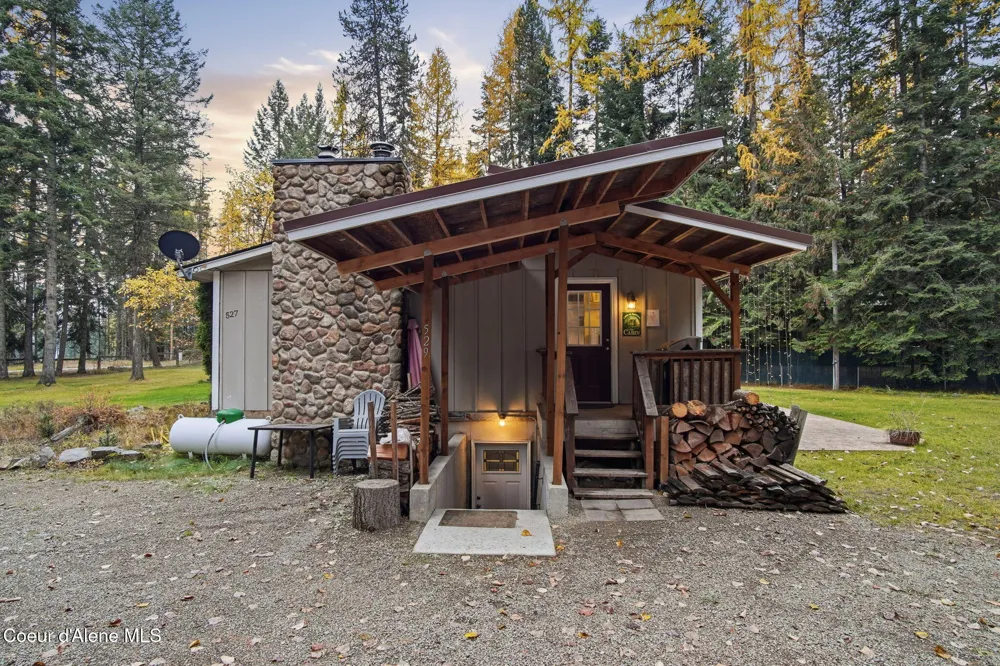 527 Creekside Drive Priest Lake, ID 83856