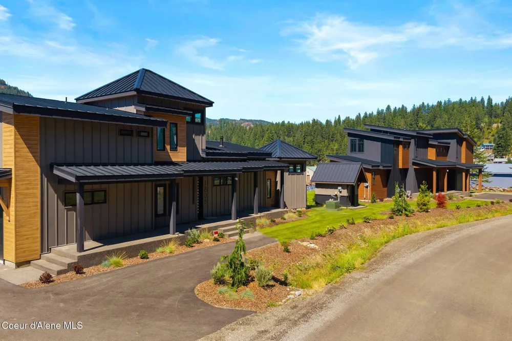1808 Garfield Bay Road Sagle, ID 83860