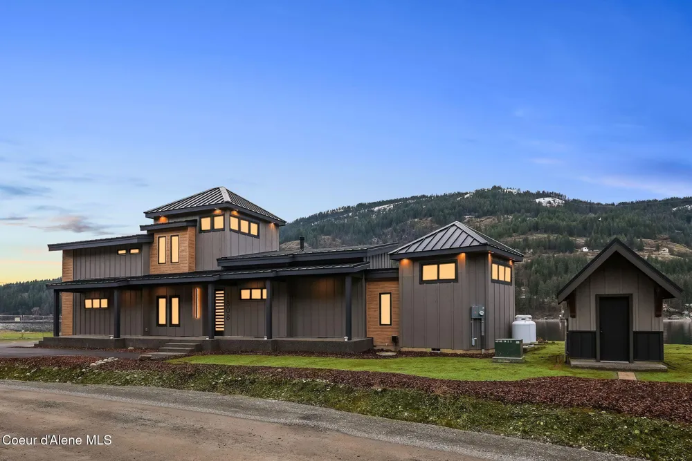 1808 Garfield Bay Road Sagle, ID 83860
