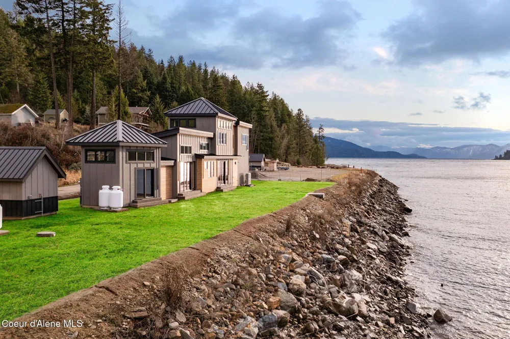 1808 Garfield Bay Road Sagle, ID 83860