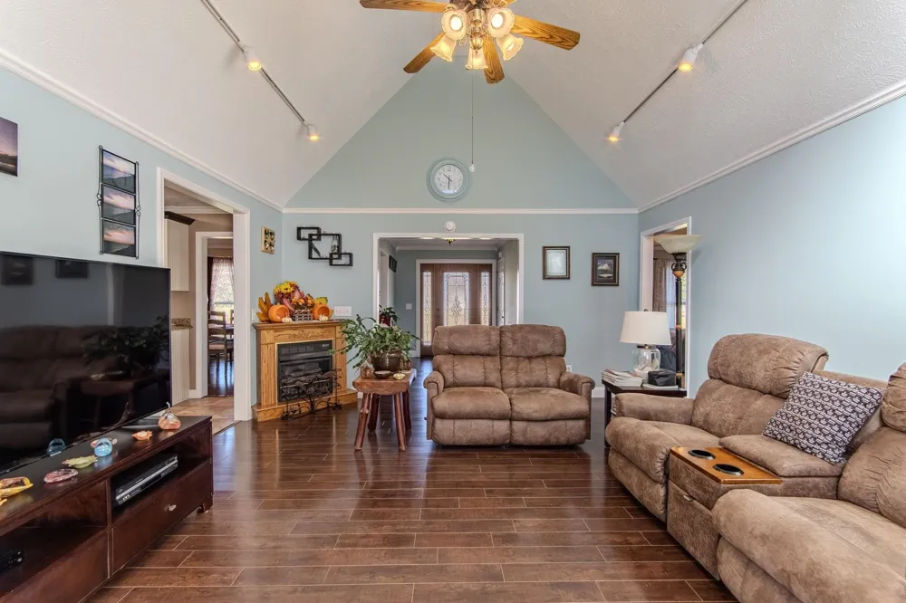145 TOM WAY Savannah, TN 38372