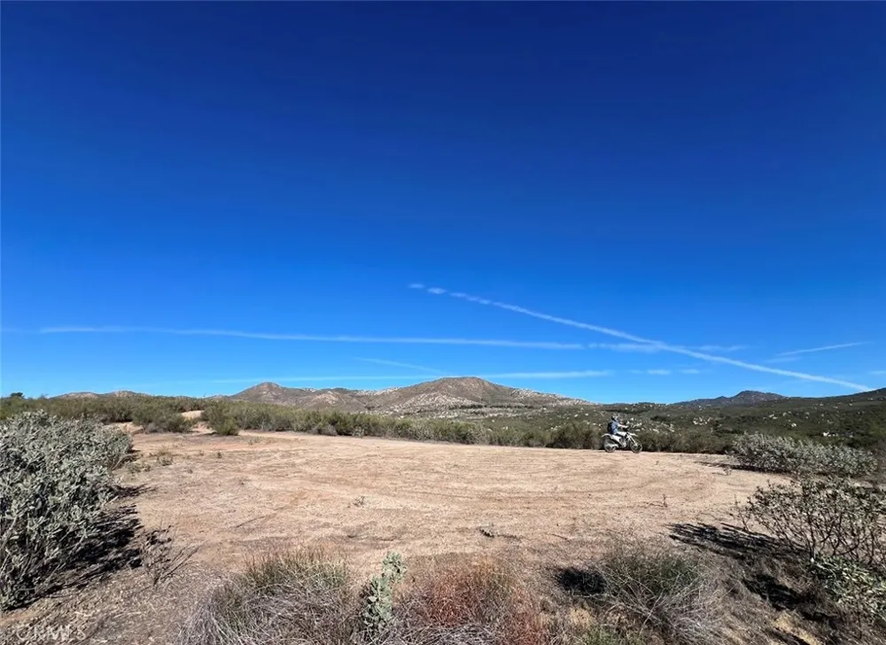 E Benton Rd Hemet, CA 92544