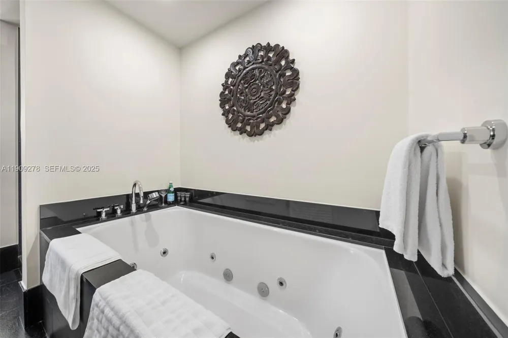 101 20th St #3202 Miami Beach, FL 33139