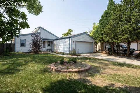 14 Crested Hill Court