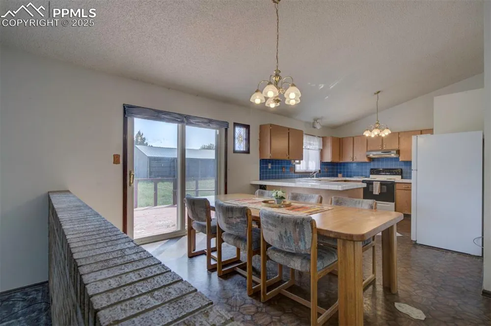 14 Crested Hill Court Pueblo, CO 81008