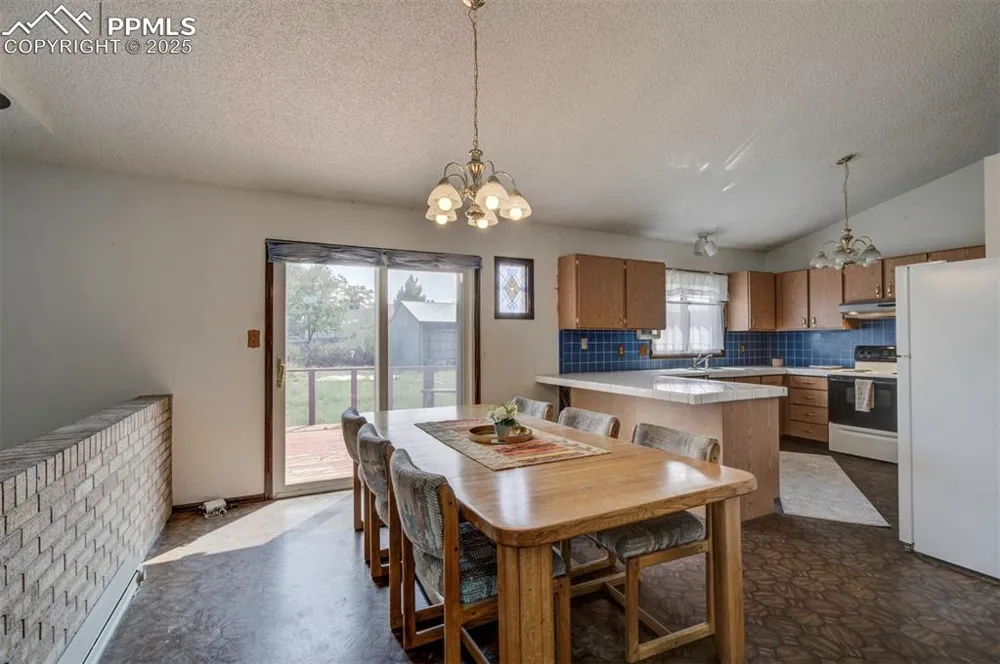 14 Crested Hill Court Pueblo, CO 81008