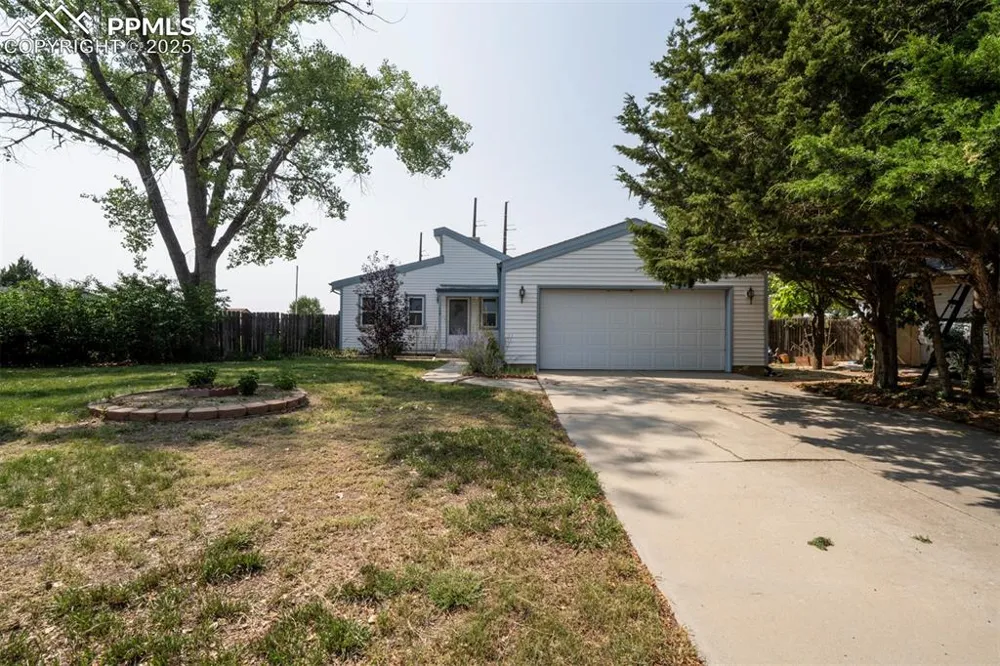 14 Crested Hill Court Pueblo, CO 81008