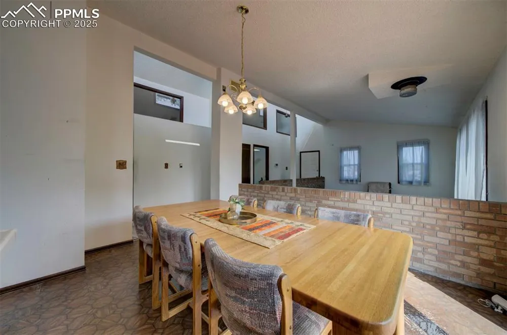 14 Crested Hill Court Pueblo, CO 81008