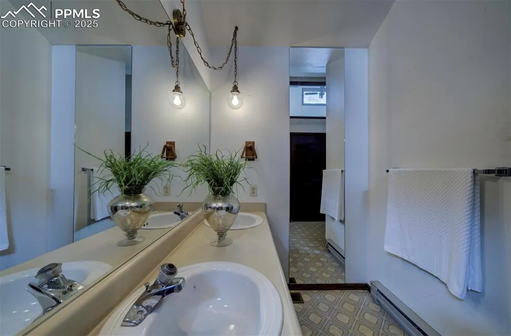 14 Crested Hill Court Pueblo, CO 81008