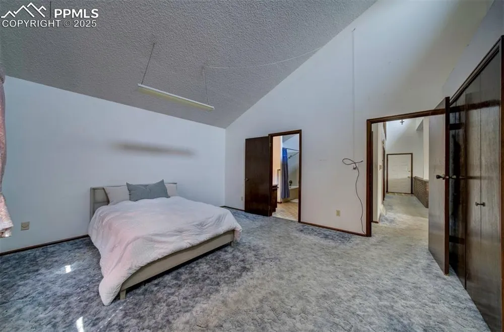 14 Crested Hill Court Pueblo, CO 81008
