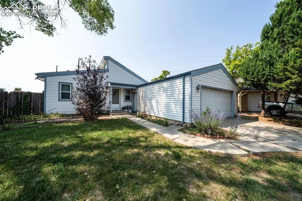 14 Crested Hill Court Pueblo, CO 81008