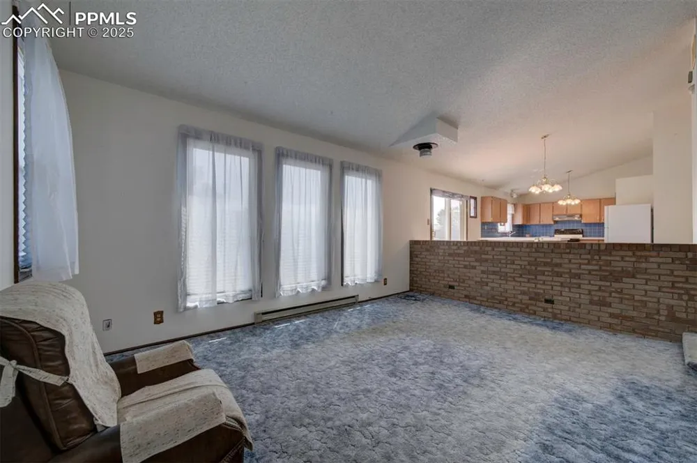 14 Crested Hill Court Pueblo, CO 81008