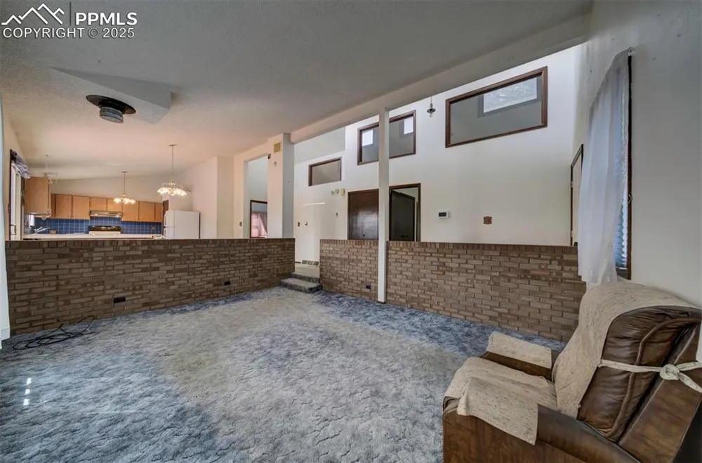 14 Crested Hill Court Pueblo, CO 81008