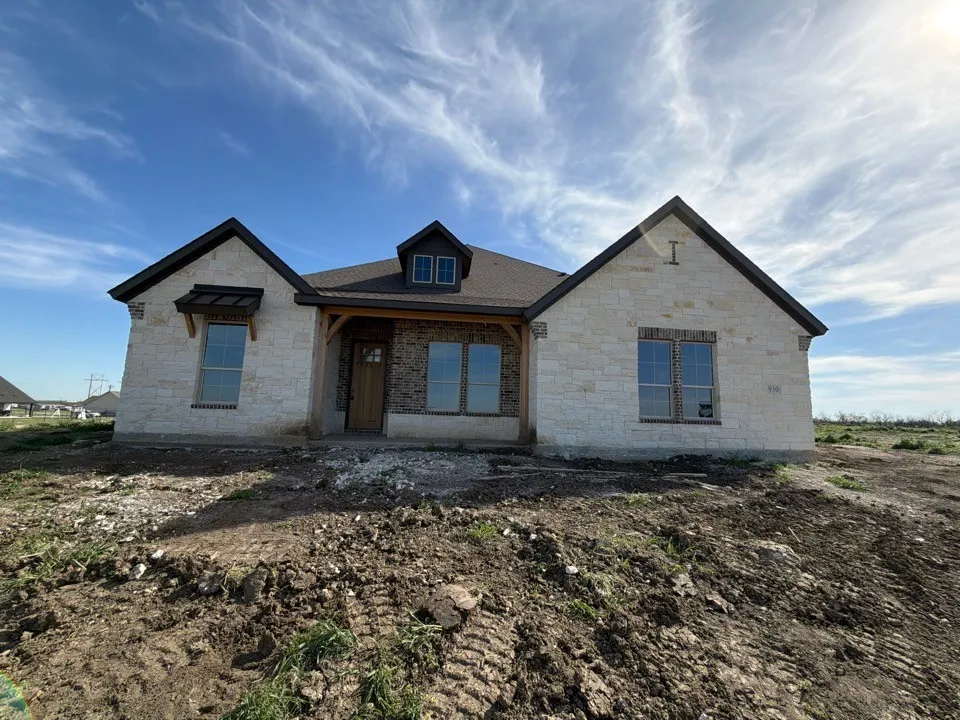 930 County Road 200 Valley View, TX 76272