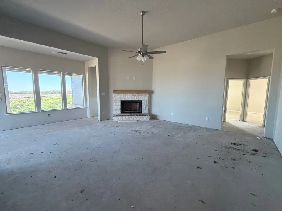 930 County Road 200 Valley View, TX 76272