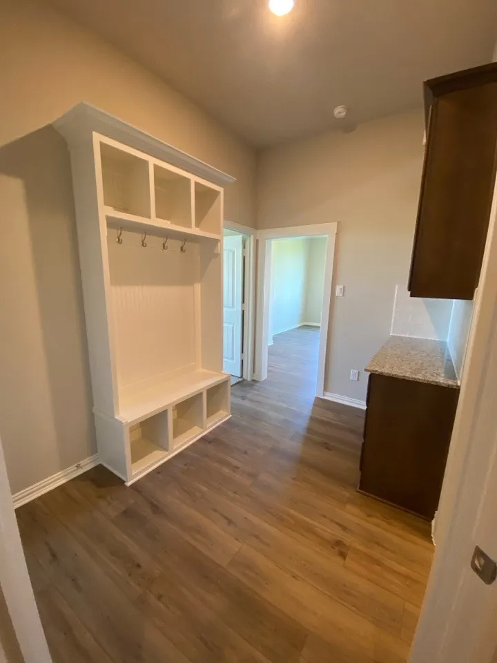 930 County Road 200 Valley View, TX 76272