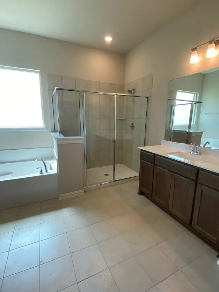 930 County Road 200 Valley View, TX 76272