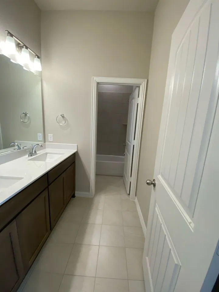 930 County Road 200 Valley View, TX 76272