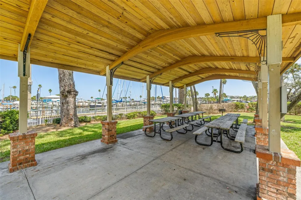 400 GLENNES LANE #206 Dunedin, FL 34698