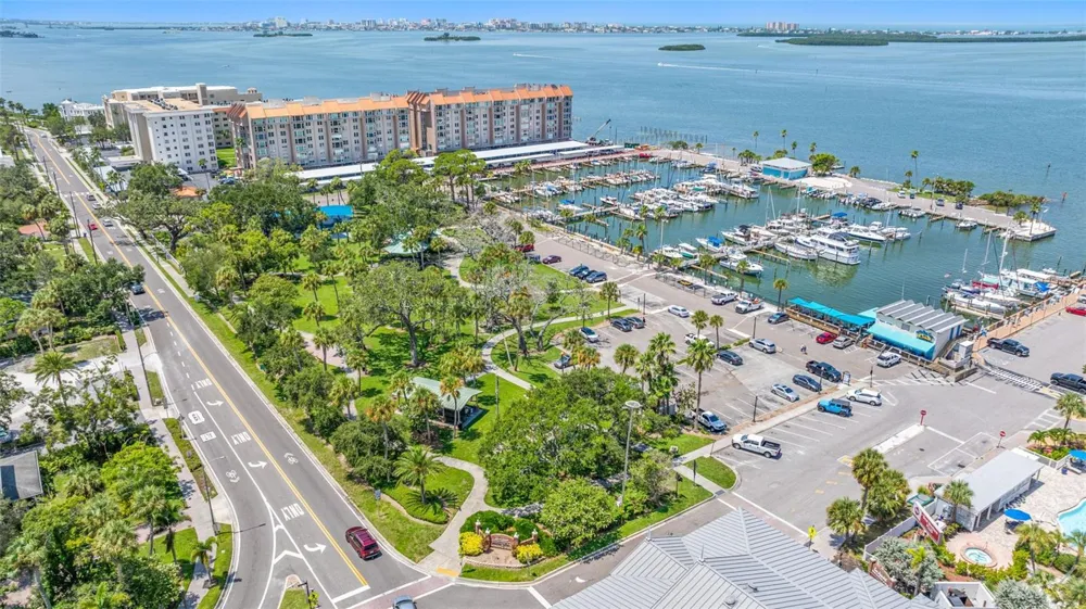 400 GLENNES LANE #206 Dunedin, FL 34698
