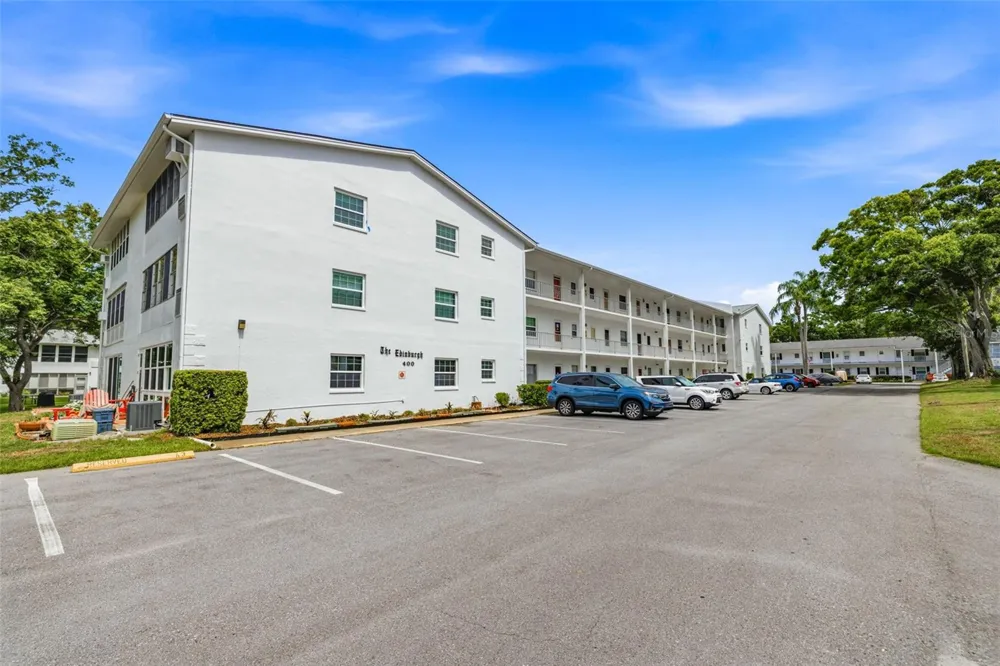 400 GLENNES LANE #206 Dunedin, FL 34698