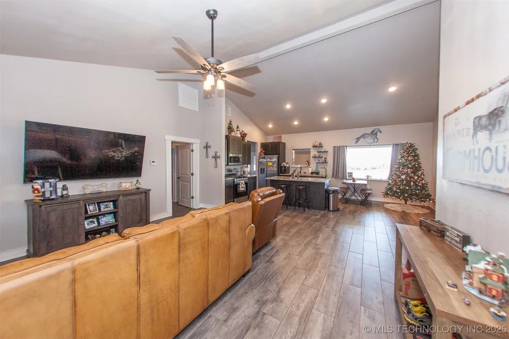 43681 W 71st Street S Jennings, OK 74038