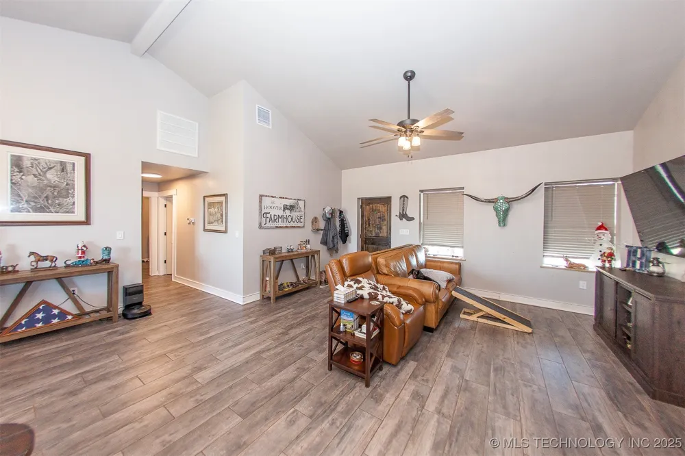 43681 W 71st Street S Jennings, OK 74038