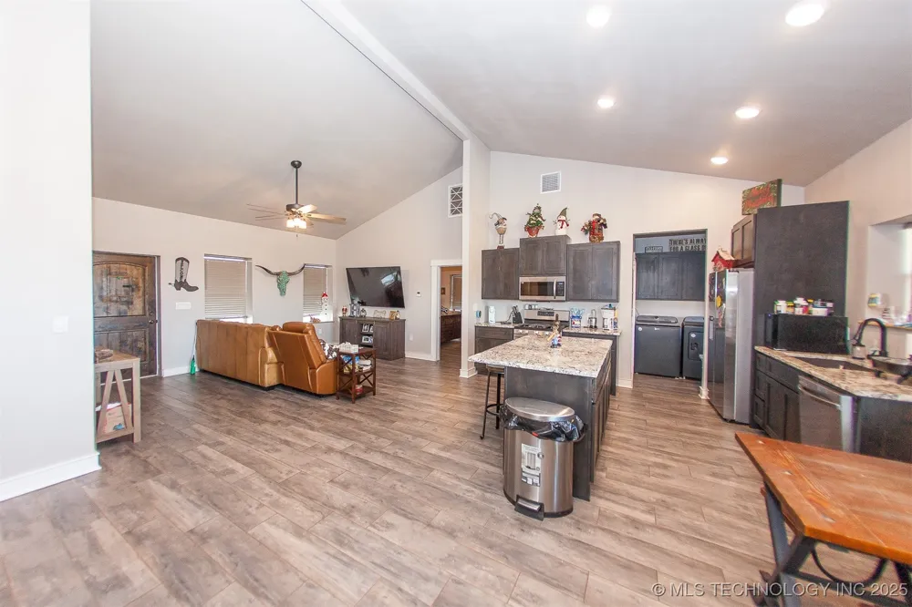 43681 W 71st Street S Jennings, OK 74038