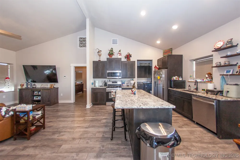 43681 W 71st Street S Jennings, OK 74038