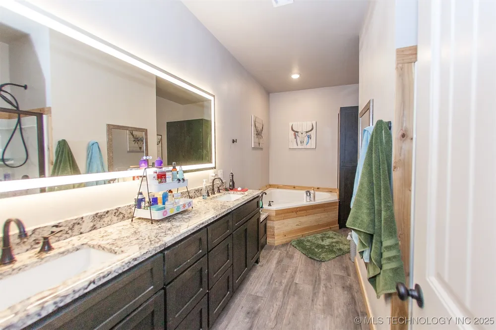 43681 W 71st Street S Jennings, OK 74038