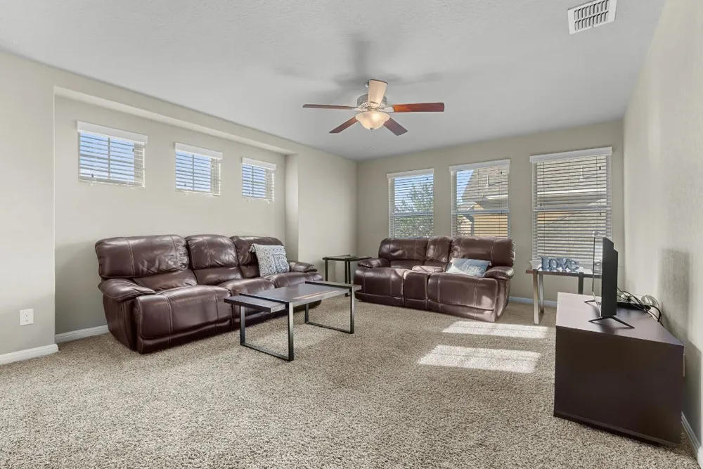 11921 Spoke Hollow Schertz, TX 78154