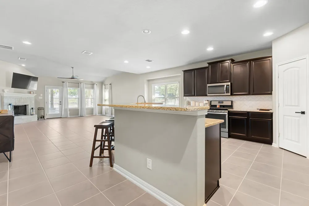 11921 Spoke Hollow Schertz, TX 78154