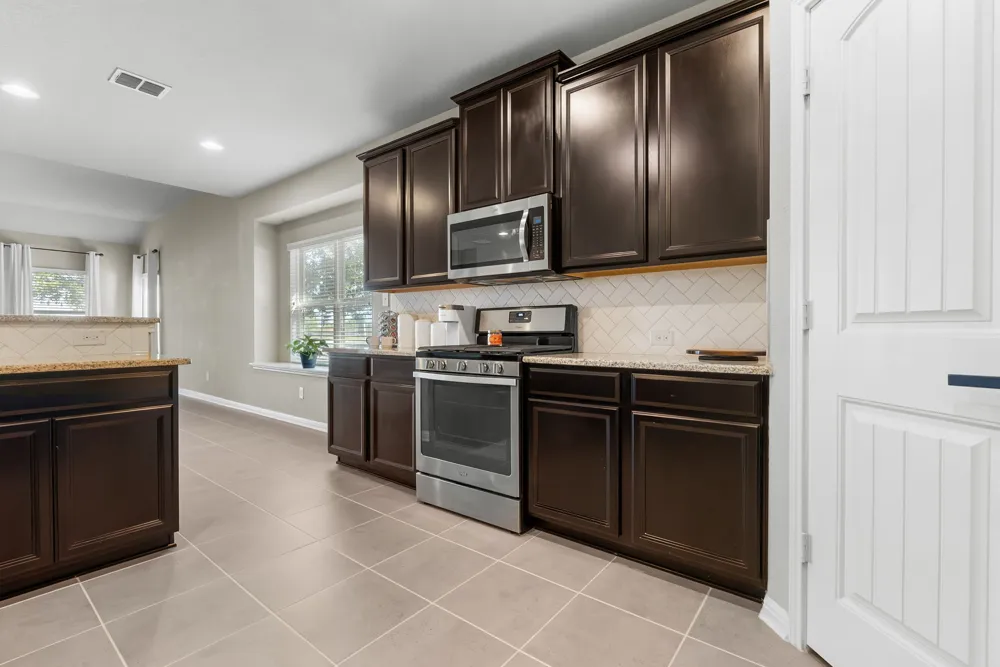 11921 Spoke Hollow Schertz, TX 78154