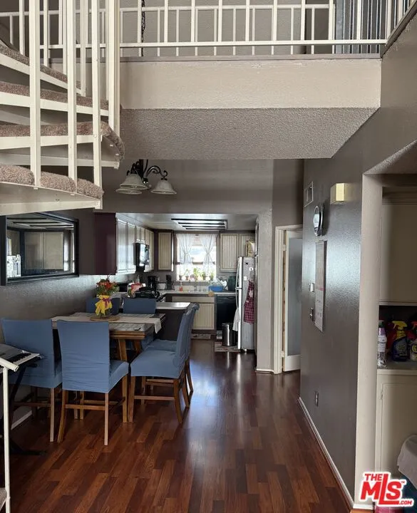 26926 Flo Lane #422 Santa Clarita, CA 91351