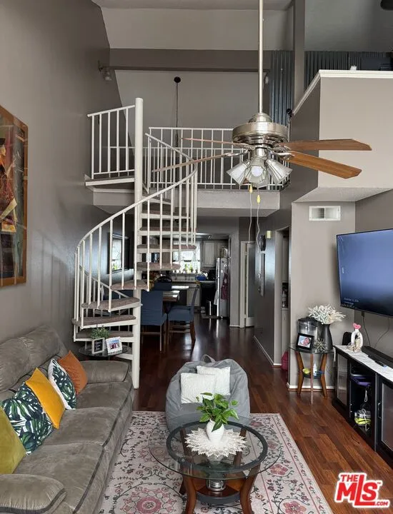 26926 Flo Lane #422 Santa Clarita, CA 91351