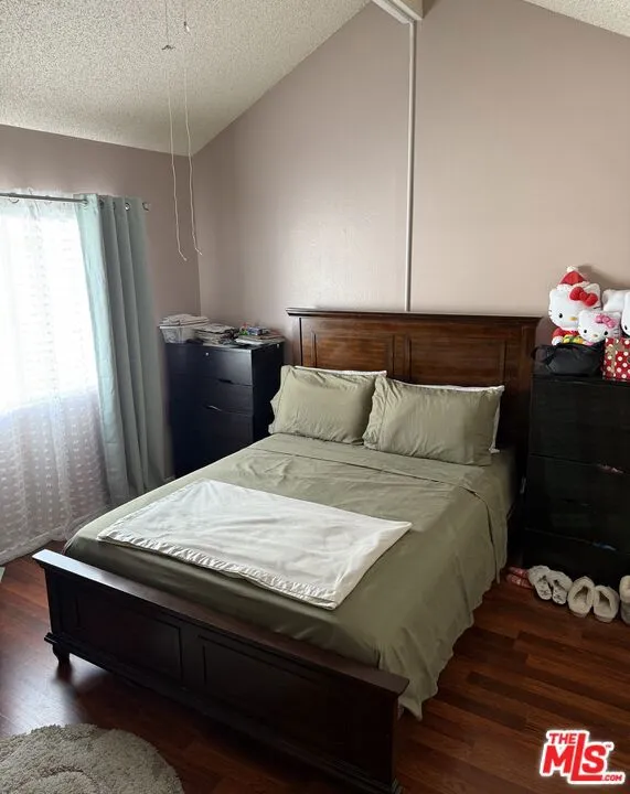 26926 Flo Lane #422 Santa Clarita, CA 91351