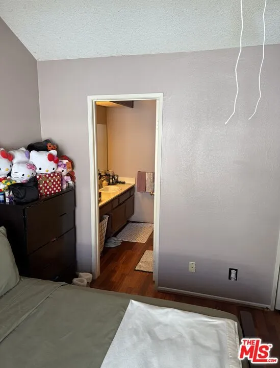 26926 Flo Lane #422 Santa Clarita, CA 91351