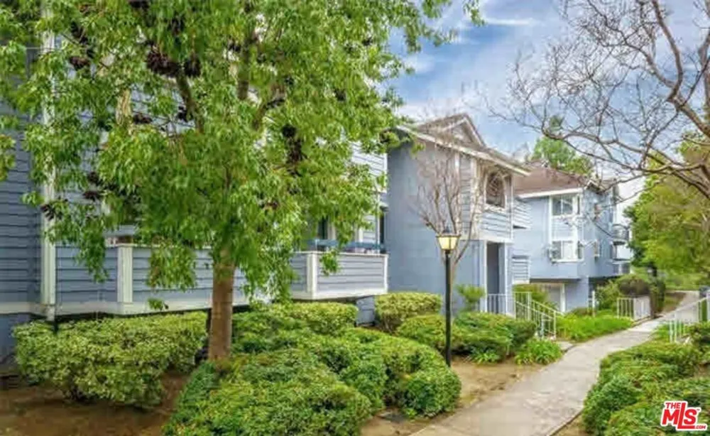 26926 Flo Lane #422 Santa Clarita, CA 91351