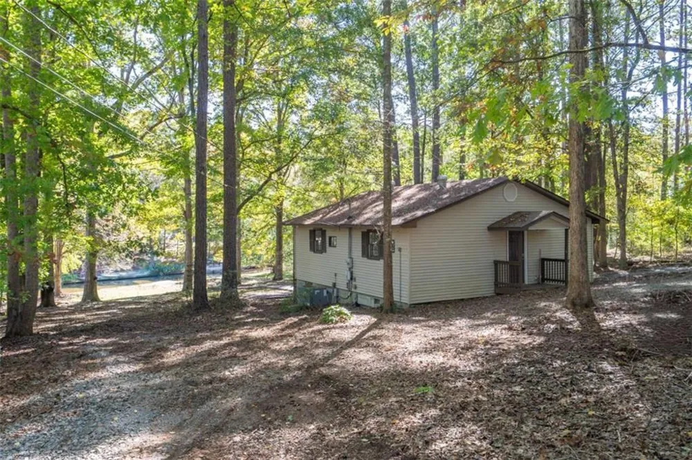 248 W River Bend Drive W Eatonton, GA 31024