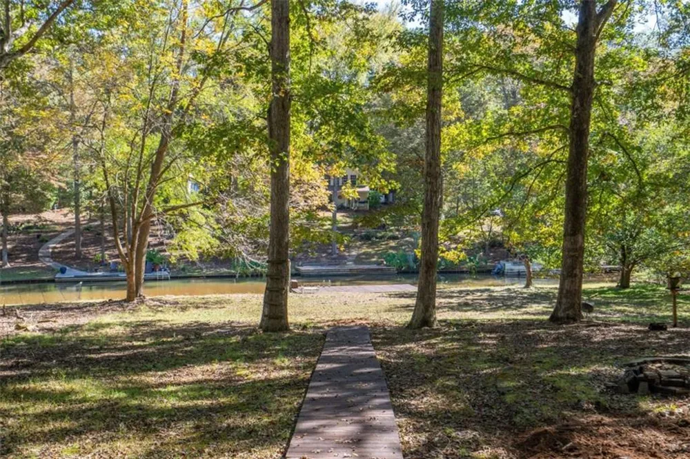 248 W River Bend Drive W Eatonton, GA 31024