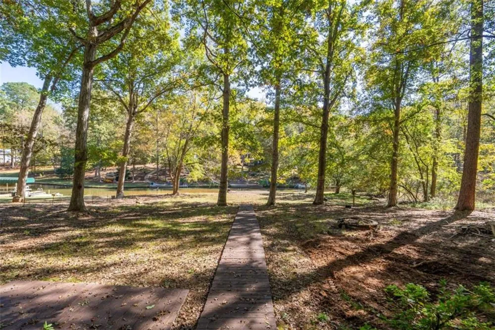 248 W River Bend Drive W Eatonton, GA 31024