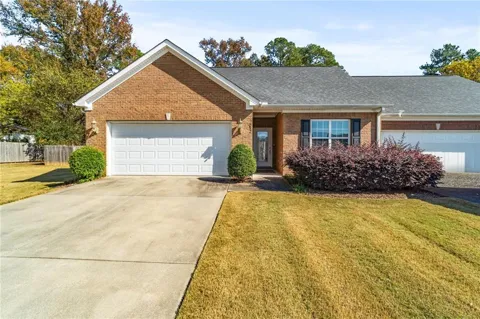 252 Blackwood Place SE
