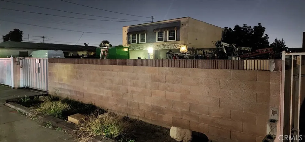 17046 Clark Bellflower, CA 90706