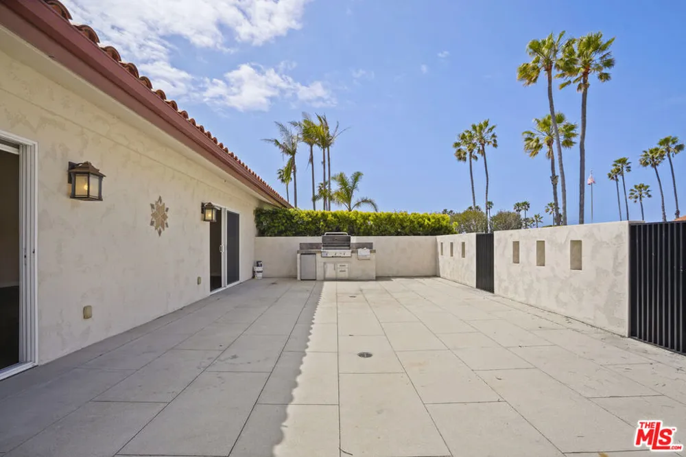 29500 Heathercliff Rd. #A Malibu, CA 90265
