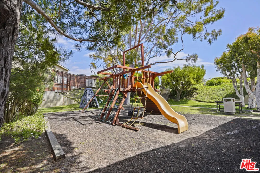 29500 Heathercliff Rd. #A Malibu, CA 90265