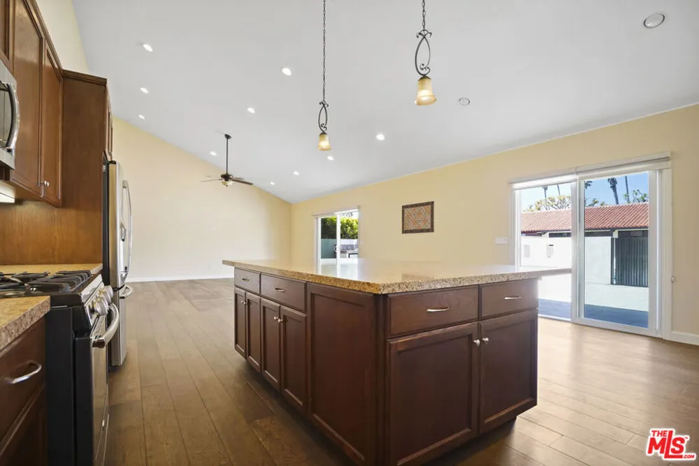 29500 Heathercliff Rd. #A Malibu, CA 90265