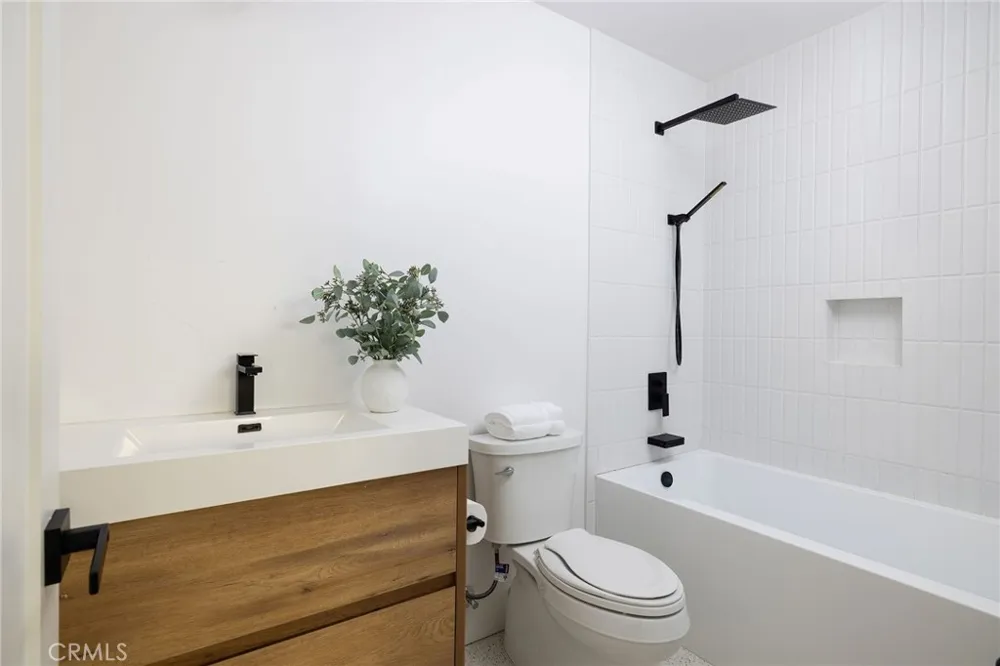 1230 Crystal Cove Way Seal Beach, CA 90740