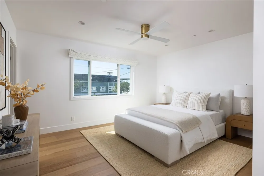1230 Crystal Cove Way Seal Beach, CA 90740